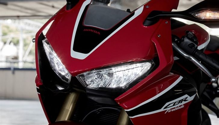 Nuova Honda CBR 1000RR 2017, 25° anniversario Fireblade - Foto 15 di 19