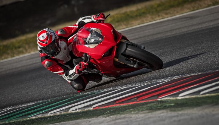 Ducati Panigale V4: tutto quello che c’è da sapere - Foto 10 di 52
