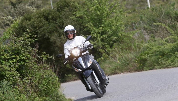 Prova su strada Piaggio Medley 2016, comfort in libertà - Foto 23 di 24