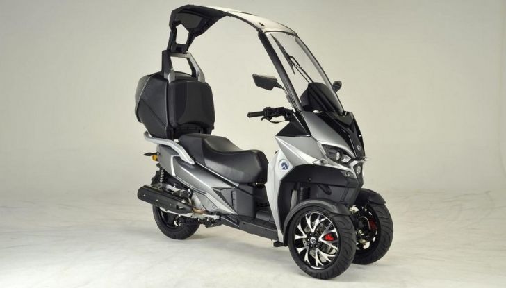 Adiva AD1 a Eicma 2017: tetto, tre ruote e tanto spazio - Foto 1 di 5