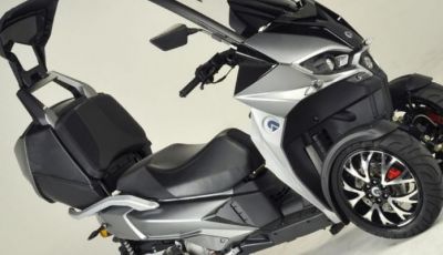 Adiva AD1 a Eicma 2017: tetto, tre ruote e tanto spazio