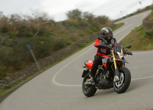 Aprilia Dorsoduro 1200 test ride: potenza sotto controllo