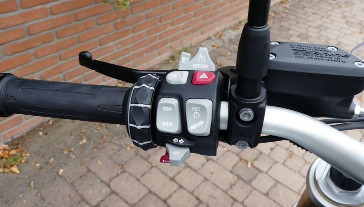 BMW R1200R: ogni giorno in sella - Foto 14 di 30