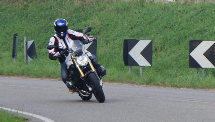 BMW R1200R: ogni giorno in sella - Foto 3 di 30