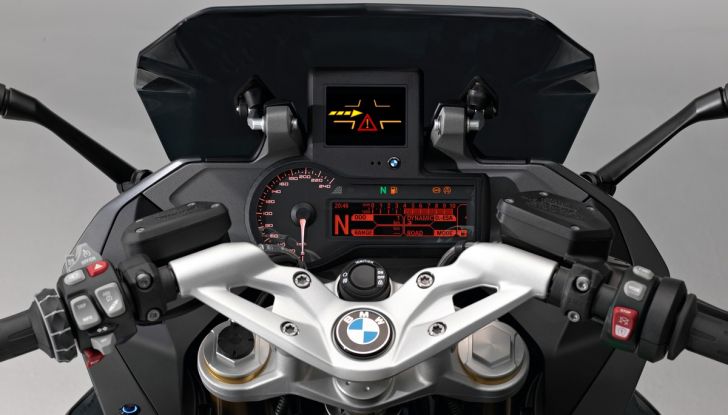 BMW R 1200 RS ConnectedRide: il futuro, ora. - Foto 4 di 7