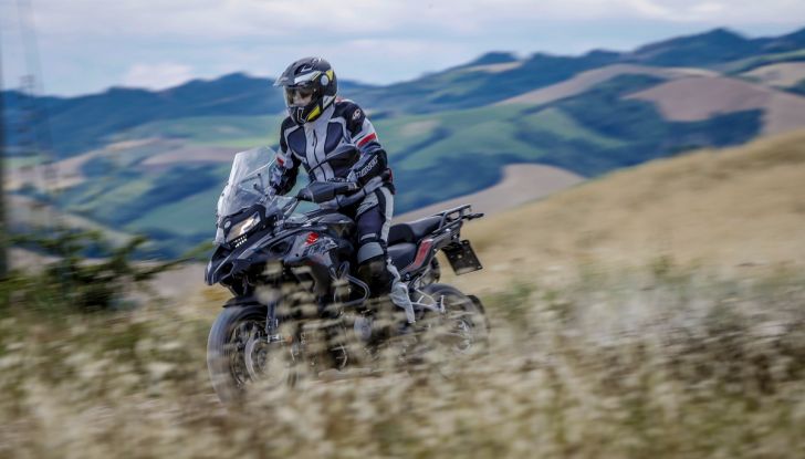 Benelli TRK 502 X: un X di divertimento in più - Foto 11 di 30
