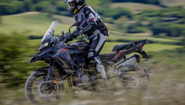Benelli TRK 502 X: un X di divertimento in più - Foto 12 di 30