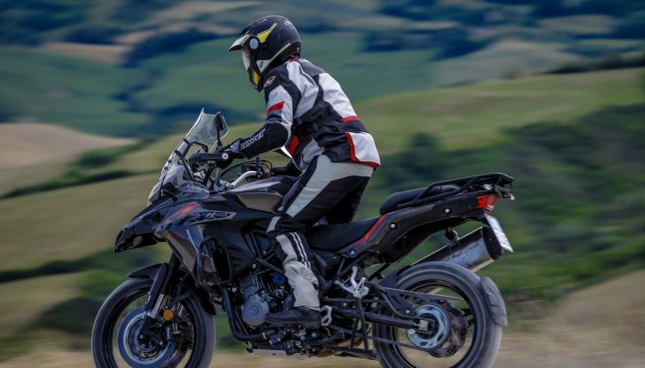 Benelli TRK 502 X: un X di divertimento in più - Foto 13 di 30