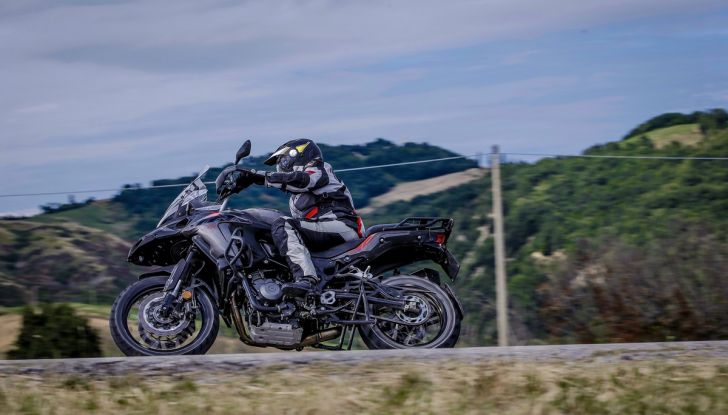 Benelli TRK 502 X: un X di divertimento in più - Foto 18 di 30