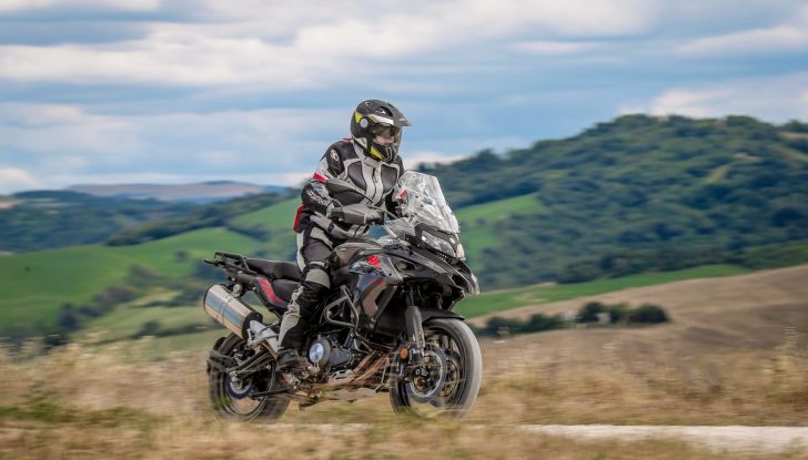 Benelli TRK 502 X: un X di divertimento in più - Foto 19 di 30