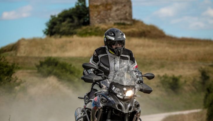 Benelli TRK 502 X: un X di divertimento in più - Foto 25 di 30
