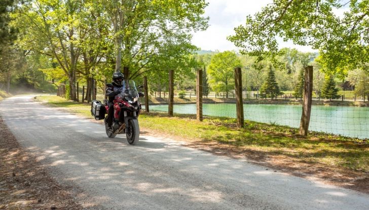 Prova Benelli TRK502: il crossover poca spesa e tanta resa - Foto 2 di 24