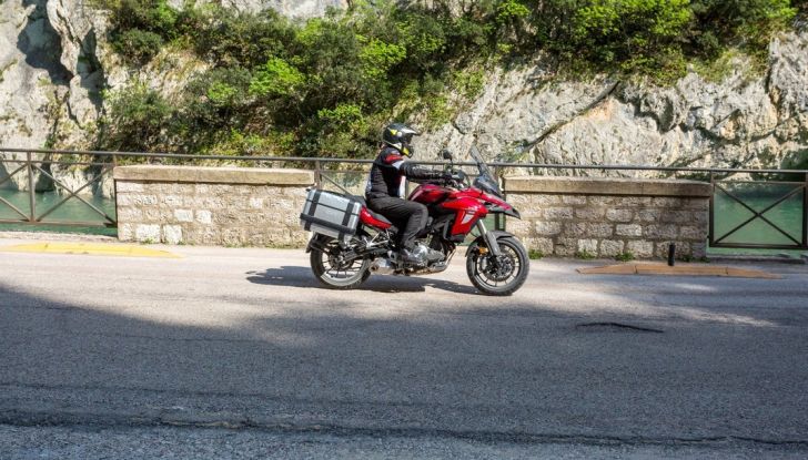 Prova Benelli TRK502: il crossover poca spesa e tanta resa - Foto 20 di 24