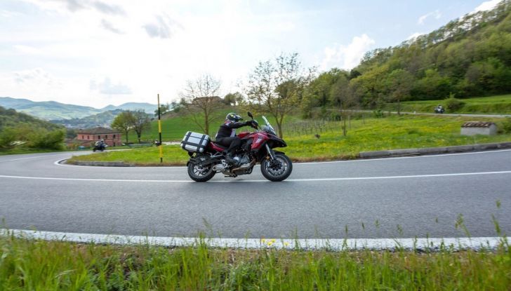 Prova Benelli TRK502: il crossover poca spesa e tanta resa - Foto 19 di 24