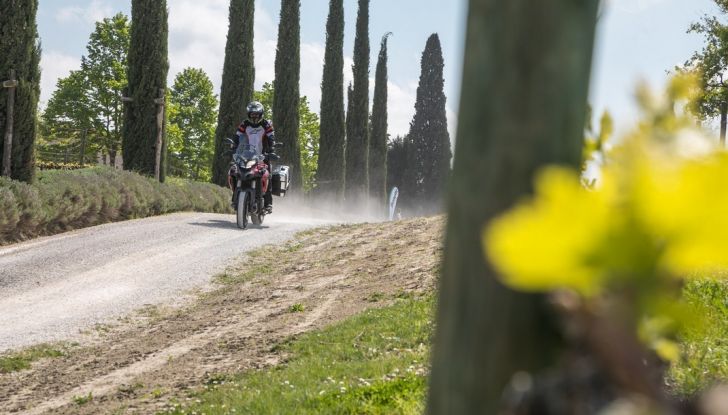 Prova Benelli TRK502: il crossover poca spesa e tanta resa - Foto 17 di 24