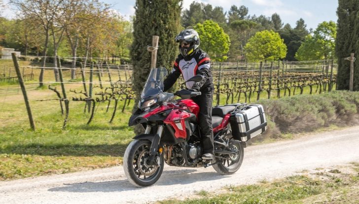 Prova Benelli TRK502: il crossover poca spesa e tanta resa - Foto 12 di 24