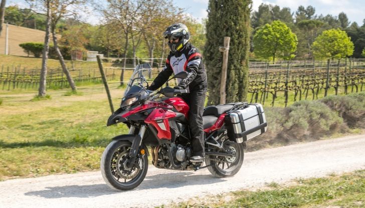 Prova Benelli TRK502: il crossover poca spesa e tanta resa - Foto 11 di 24