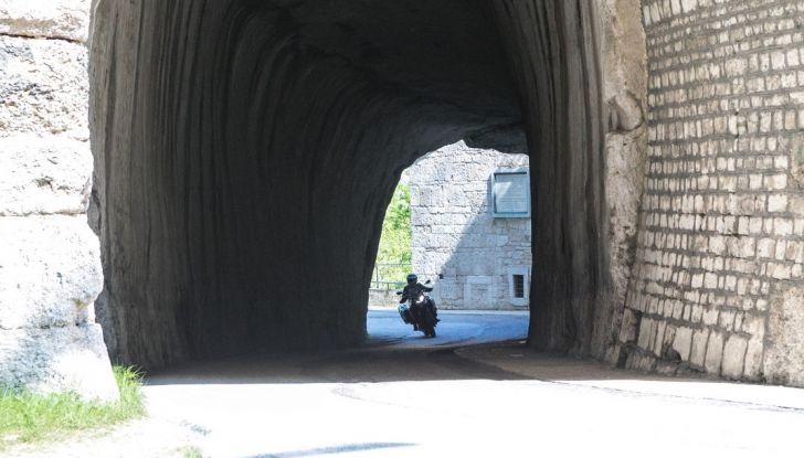 Prova Benelli TRK502: il crossover poca spesa e tanta resa - Foto 10 di 24