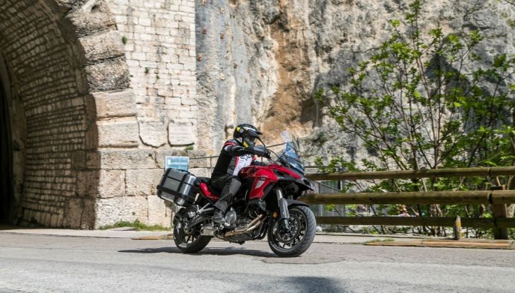 Prova Benelli TRK502: il crossover poca spesa e tanta resa - Foto 7 di 24