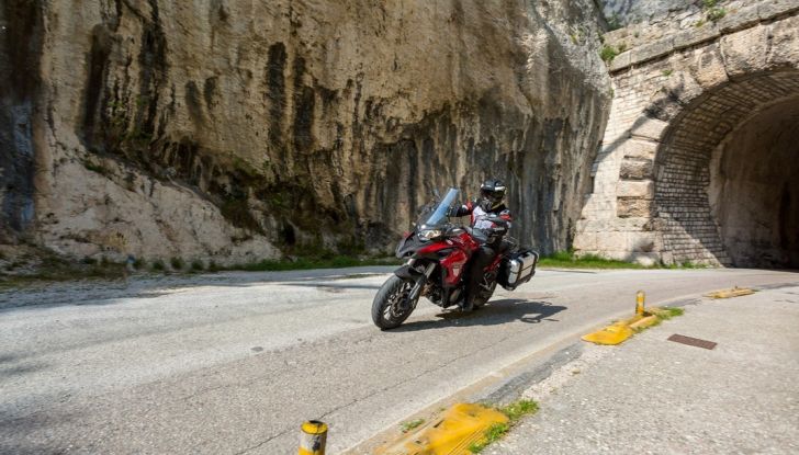 Prova Benelli TRK502: il crossover poca spesa e tanta resa - Foto 23 di 24