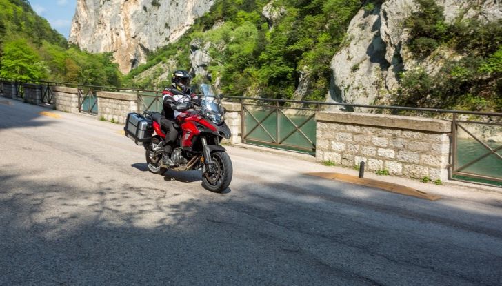 Prova Benelli TRK502: il crossover poca spesa e tanta resa - Foto 22 di 24