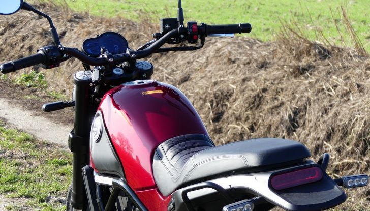 Nuovo Benelli Leoncino: la prova su strada - Foto 29 di 82