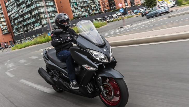 Nuovo Suzuki Burgman 400 ABS: Big in Japan! - Foto 2 di 12