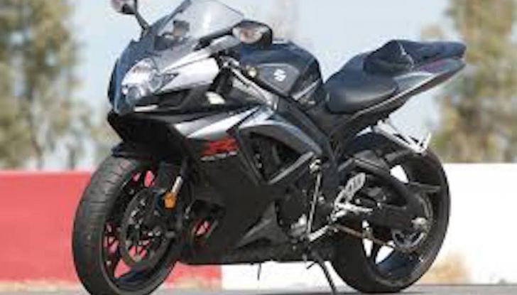 Moto e cambio rovesciato: perché si utilizza, che vantaggi offre e come montarlo - Foto 8 di 11