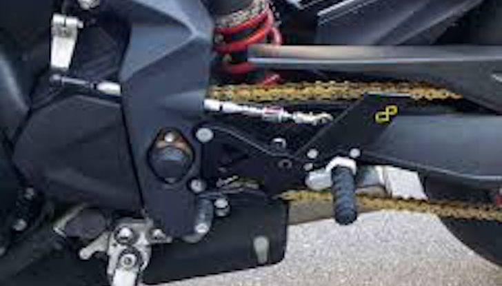 Moto e cambio rovesciato: perché si utilizza, che vantaggi offre e come montarlo - Foto 4 di 11