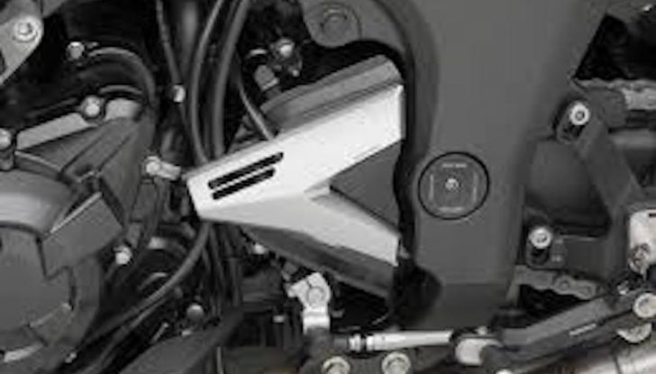 Moto e cambio rovesciato: perché si utilizza, che vantaggi offre e come montarlo - Foto 6 di 11