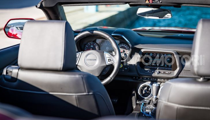 Test Drive Chevrolet Camaro Cabrio, la 2.0 turbo per andare ovunque - Foto 13 di 54