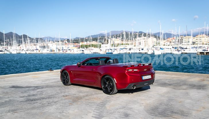 Test Drive Chevrolet Camaro Cabrio, la 2.0 turbo per andare ovunque - Foto 7 di 54