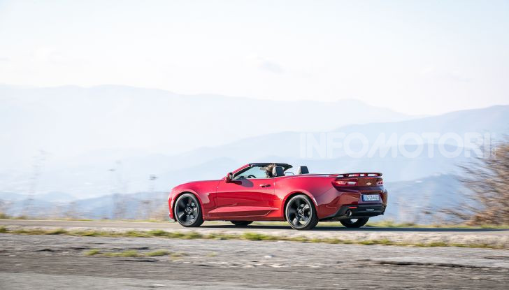 Test Drive Chevrolet Camaro Cabrio, la 2.0 turbo per andare ovunque - Foto 47 di 54