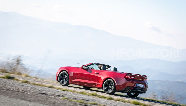 Test Drive Chevrolet Camaro Cabrio, la 2.0 turbo per andare ovunque - Foto 48 di 54