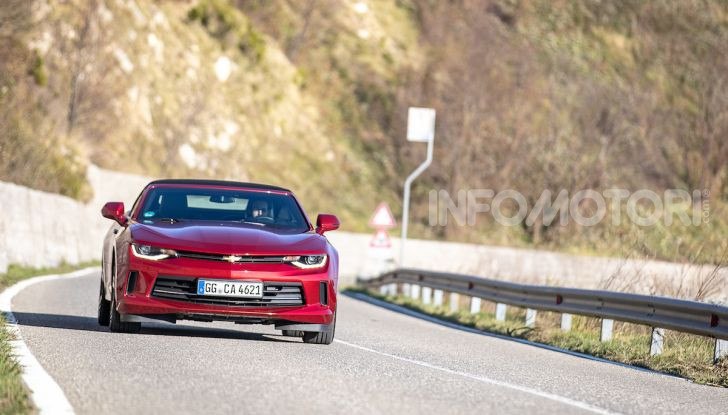 Test Drive Chevrolet Camaro Cabrio, la 2.0 turbo per andare ovunque - Foto 50 di 54