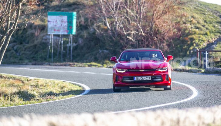 Test Drive Chevrolet Camaro Cabrio, la 2.0 turbo per andare ovunque - Foto 2 di 54