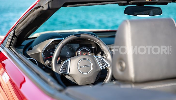 Test Drive Chevrolet Camaro Cabrio, la 2.0 turbo per andare ovunque - Foto 11 di 54