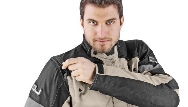 OJ propone il nuovo completo da enduro Desert Evo - Foto 2 di 5