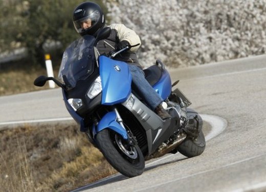 BMW C 600 Sport: prova su strada dello scooter sportivo tedesco