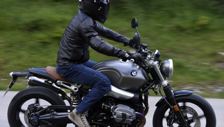 Prova della nuova BMW nineT Scrambler: due ruote selvaggia! - Foto 16 di 22