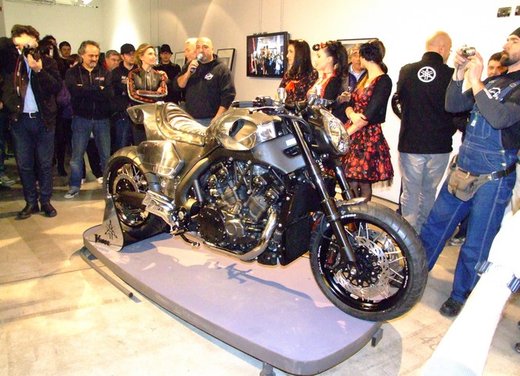 Yamaha VMax Hyper Modified, la moto custom made in Italy
