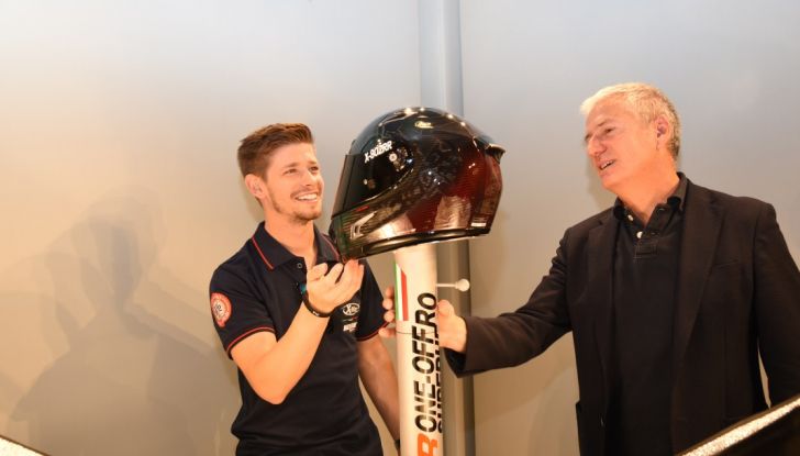 Casey Stoner presenta il Nolan X-802RR Ultra Carbon SuperHero - Foto 9 di 16