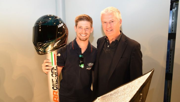 Casey Stoner presenta il Nolan X-802RR Ultra Carbon SuperHero - Foto 13 di 16