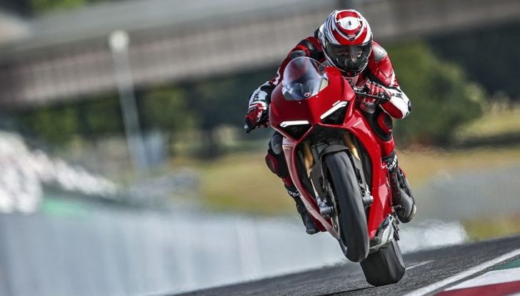 Ducati V4 Superleggera: potenza massima (236 cv) e peso minimo (161 kg)! - Foto 4 di 13