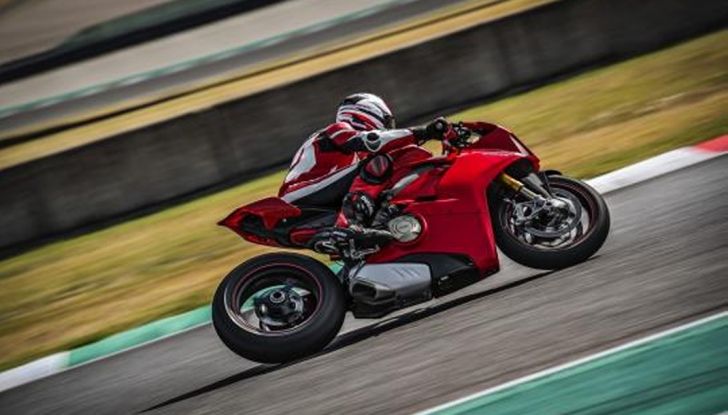 Ducati V4 Superleggera: potenza massima (236 cv) e peso minimo (161 kg)! - Foto 7 di 13