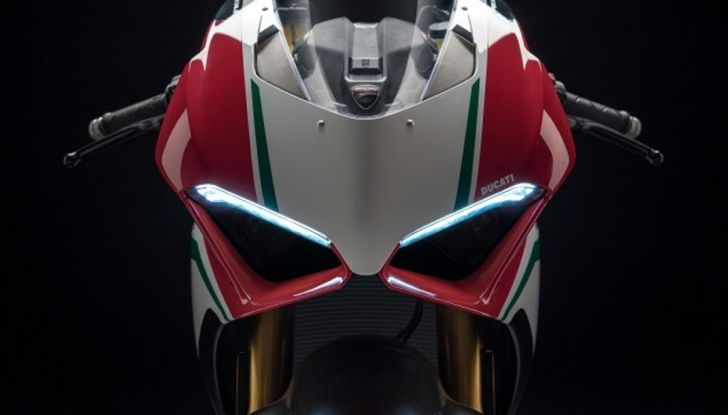 Ducati V4 Superleggera: potenza massima (236 cv) e peso minimo (161 kg)! - Foto 8 di 13