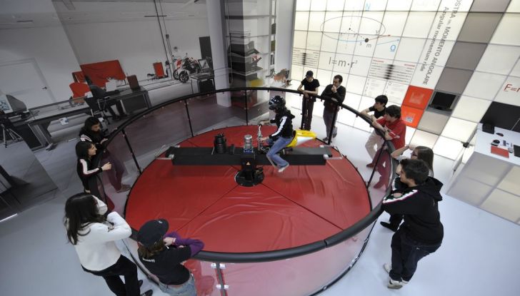 Ducati a scuola con un percorso educativo e didattico - Foto 2 di 8