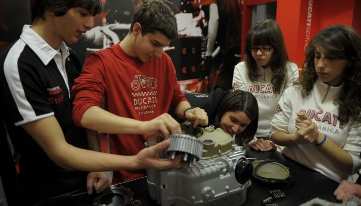 Ducati a scuola con un percorso educativo e didattico - Foto 3 di 8