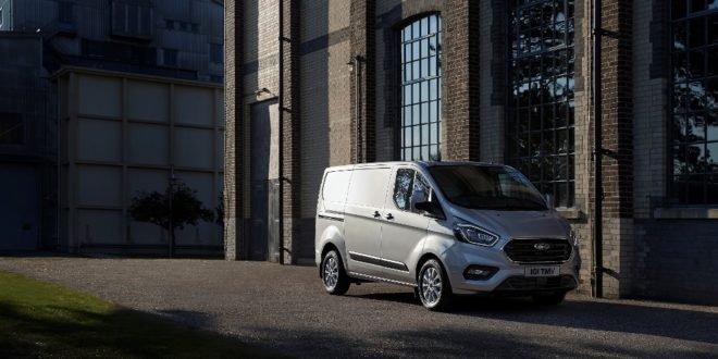 Ford Transit Custom Plug-In Hybrid, test a Colonia per migliorare l’aria - Foto 3 di 9