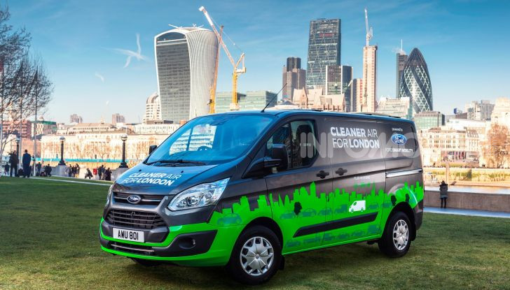 Ford Transit Custom Plug-In Hybrid, test a Colonia per migliorare l’aria - Foto 7 di 9